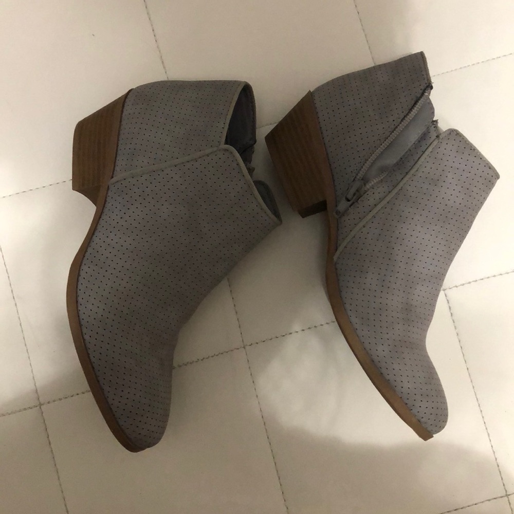 Grey booties size 5 1/2
